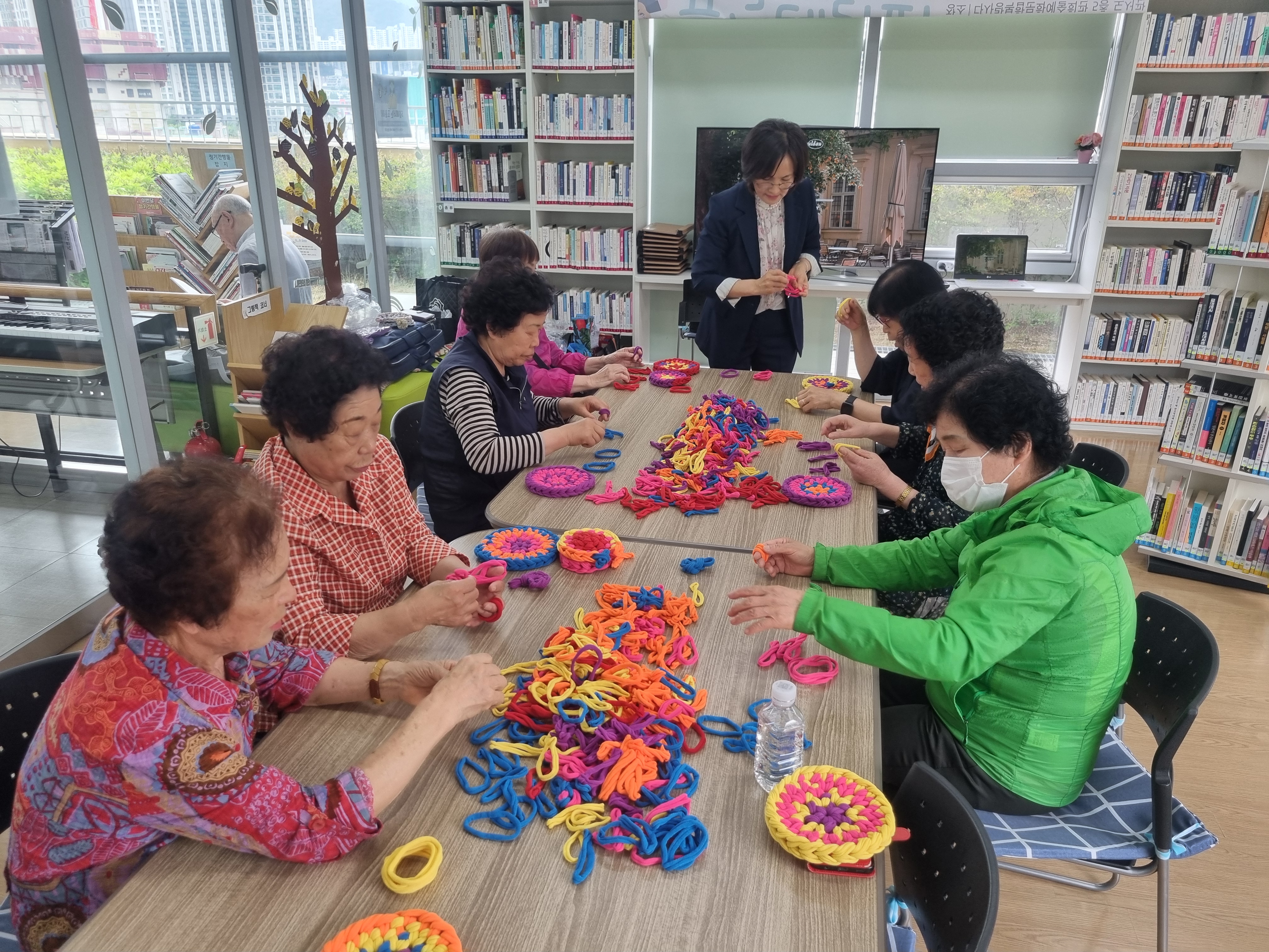 [노인맞춤돌봄]사회참여(자조모임)-양말목 공예