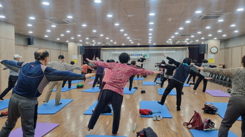 [노인맞춤돌봄] 평생교육프로그램 건강운동 - '99세까지 88하게'(4회차)