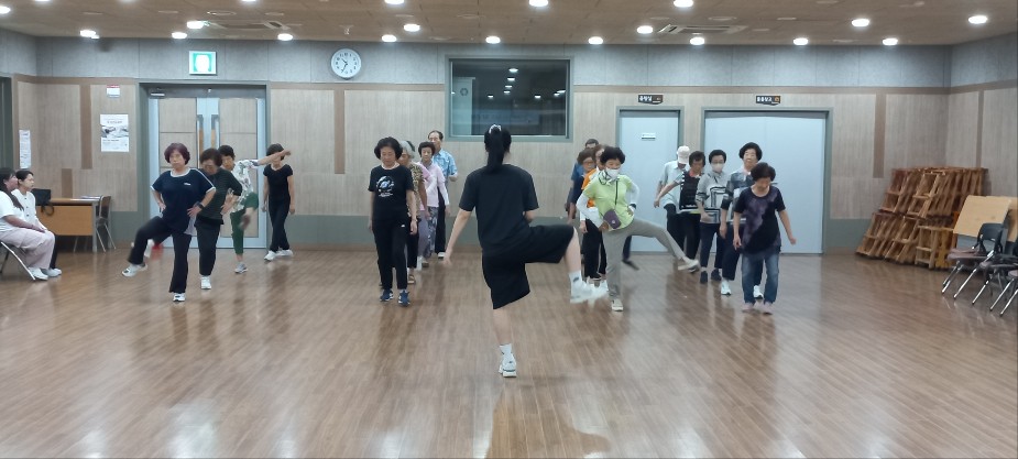 2024 어르신 배구교실 '시니어 웰빙 발리볼' 수업 개시!